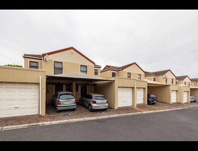 2 BEDROOM TOWNHOUSE FOR SALE IN PARKLANDS